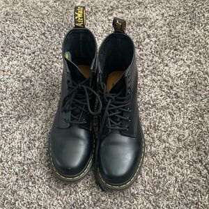 1460 Smooth Leather Dr. Martens Combat Boots